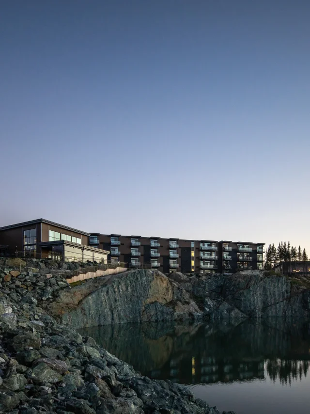 Vue de l'Hôtel du Domaine du lac turquoise à Thetford Mines